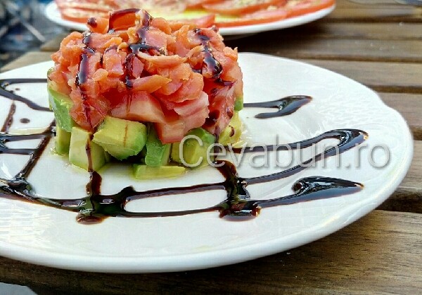 tartar-de-avocado-cu-somon-afumat_1472542644799